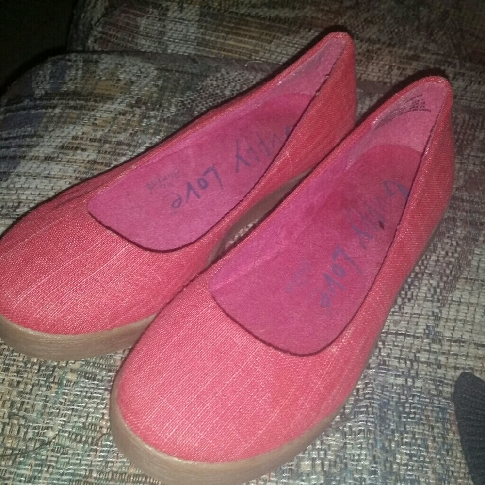 Guppy love shoes